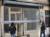 L’installation de rideaux métalliques à Durstel